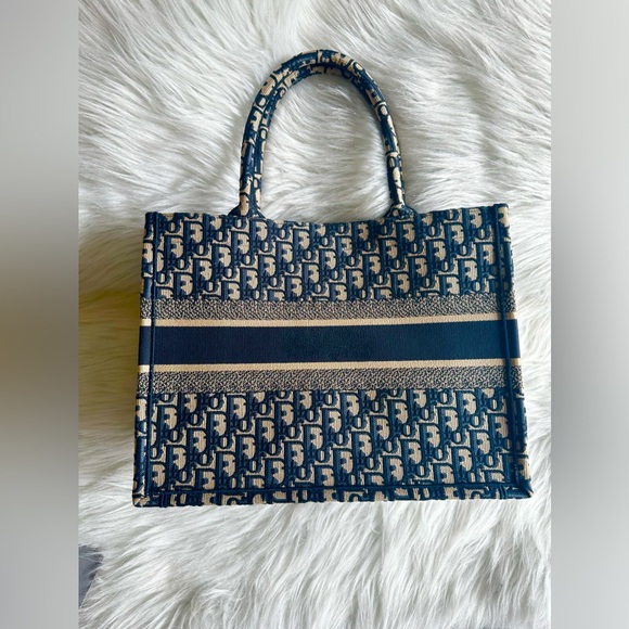 Christian Dior Book Tote in Medium Size - Picture 4 of 14